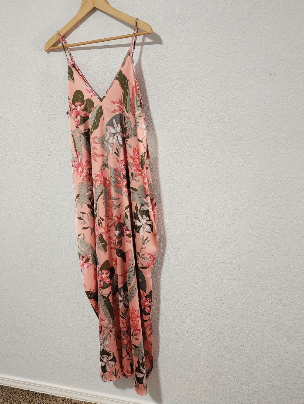 Van Winkle Co Women's Tank Maxi Nightgown Floral Romantic Side Pocket Medium NWT - Picture 3 of 10